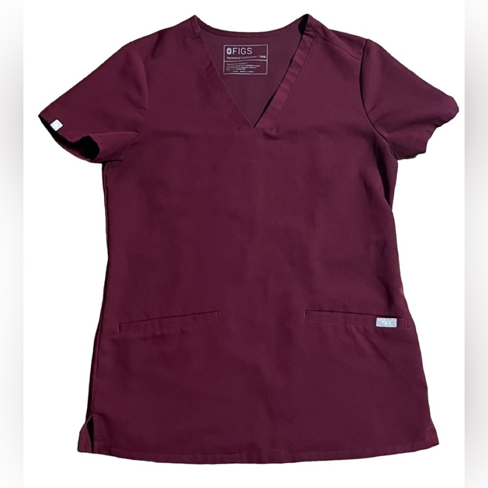 💜❤️ FIGS Casma™ Three-Pocket Scrub Top size XXS. Burgundy. EUC
